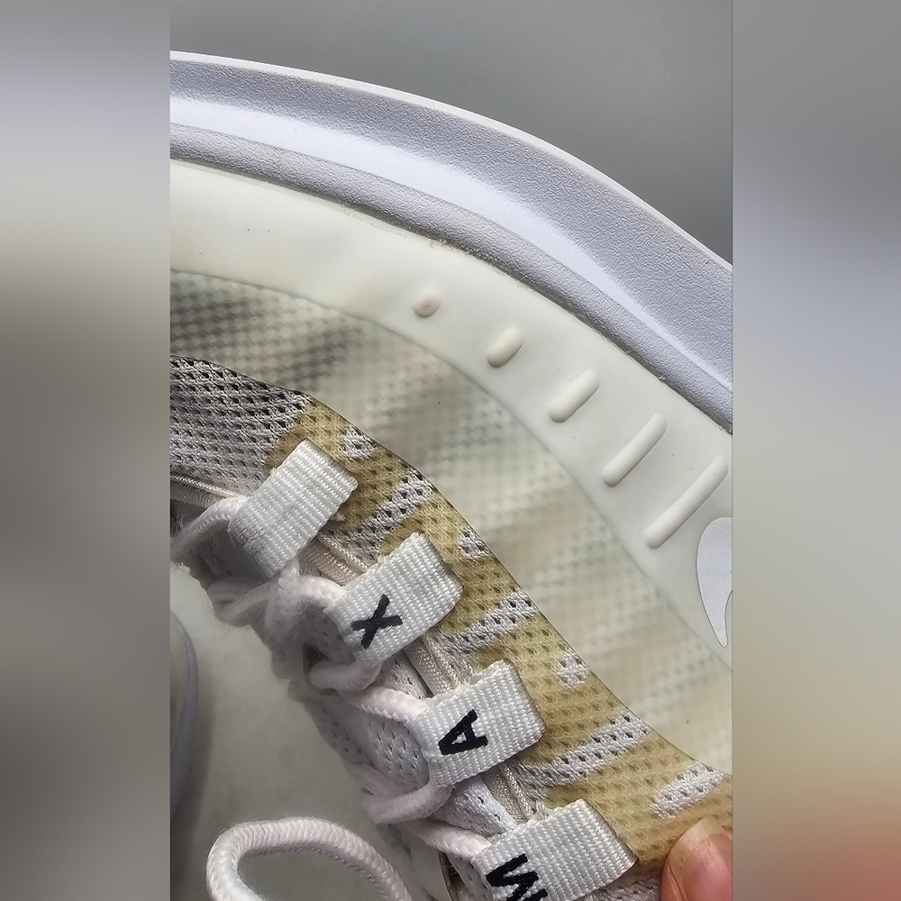 Nike Women's Air Max Axis Triple White Athletic Sneakers SZ 8.5 Style AA2168-100 - Picture 14 of 16